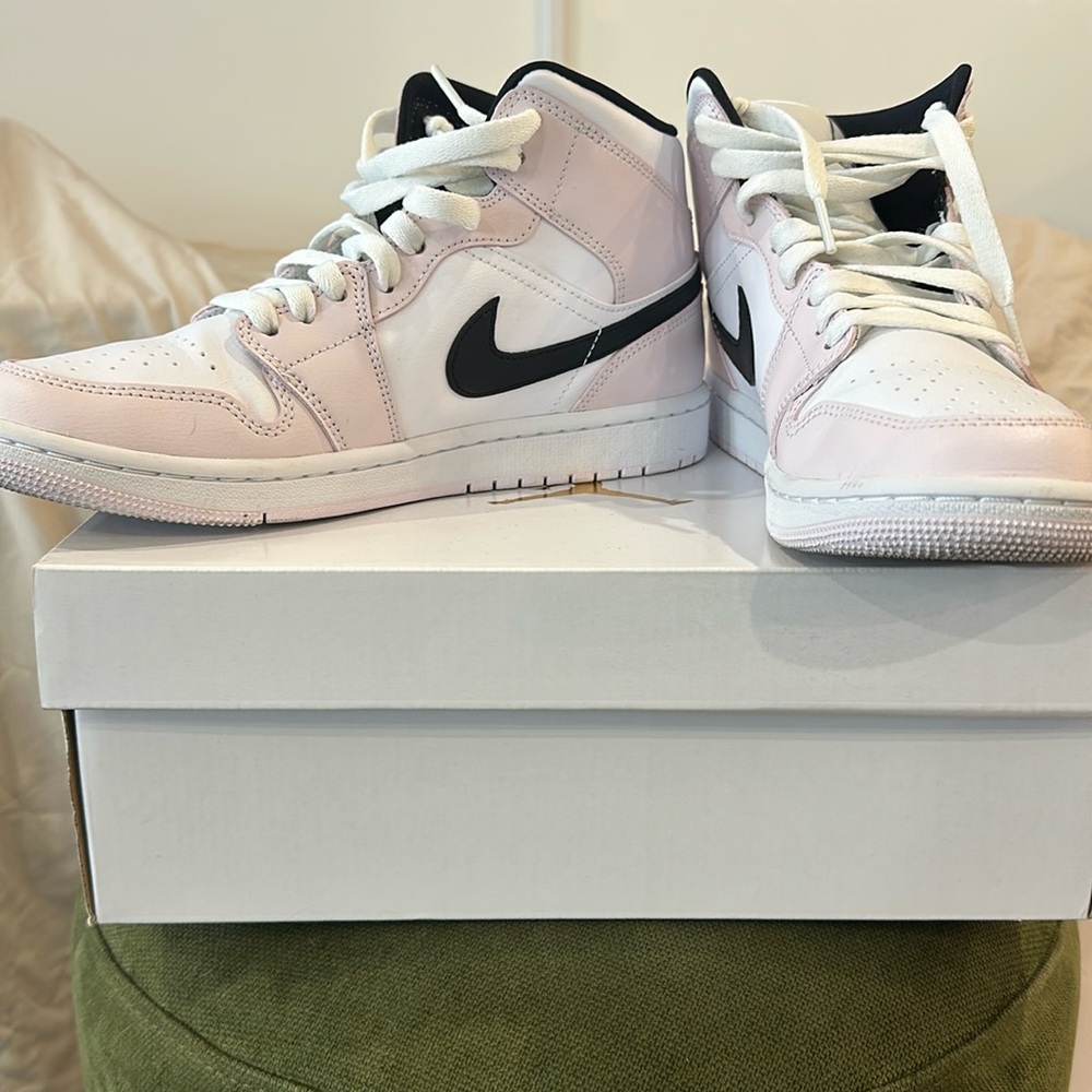 Women’s Air Jordan 1 Mid Light Violet and Black